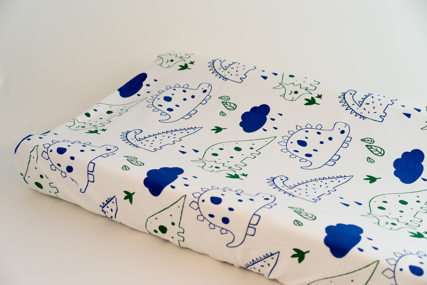 Organic Interlock Changing Pad Cover - Dinos- Animal Collection - Magnolia Organics